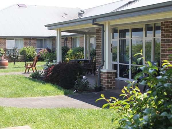 BAPTCARE AMBERLEA frontage showing garden and residences