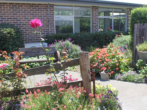 BAPTCARE AMBERLEA garden in courtyard