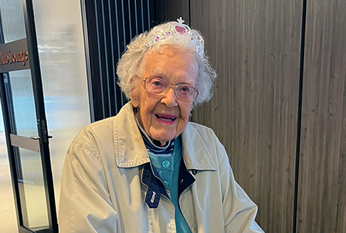 Jean Wilson looking cute in a princess tiara